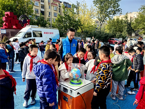 “科学进校园 U普惠万家”：市科技馆大R开q芝|区q合里小学助力科技?> </div>
              <span id=